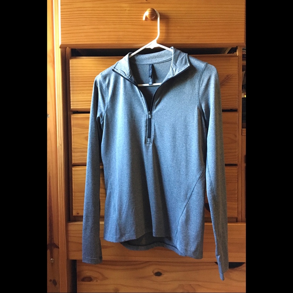 Collared gray quarter zip up